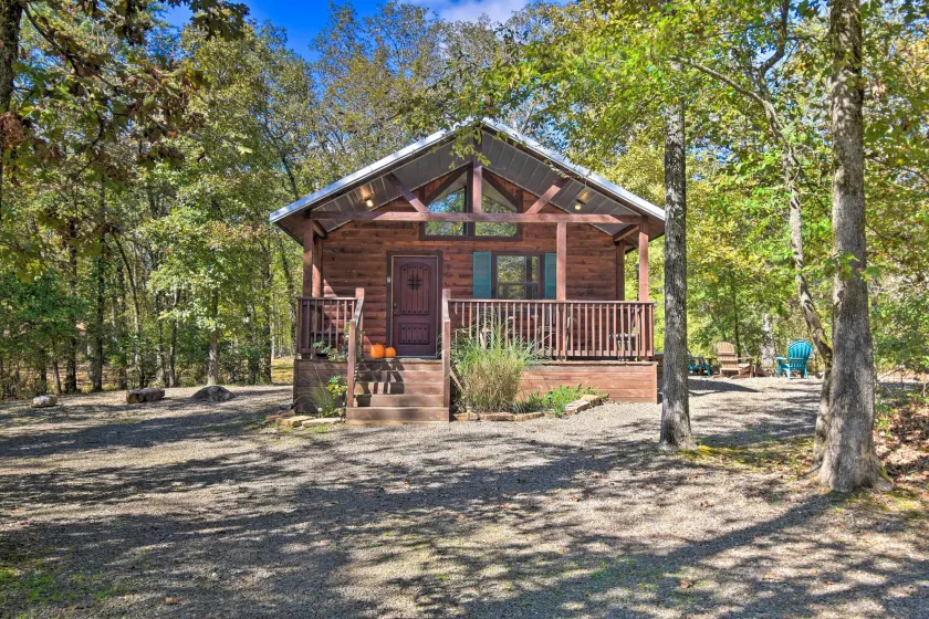 Broken Bow Hideaway w/ Hot Tub & Fire Pit! - Image 1