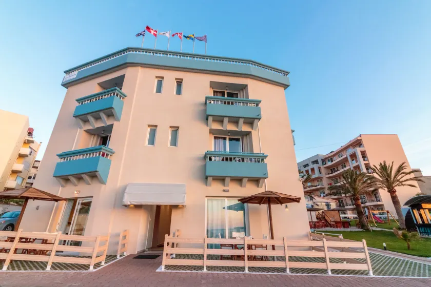 Christina Beach Hotel - Image 1