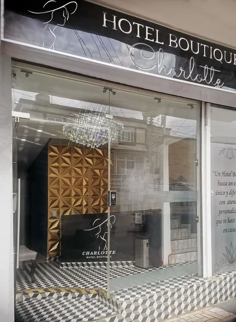 Hotel Boutique Charlotte - Image 1