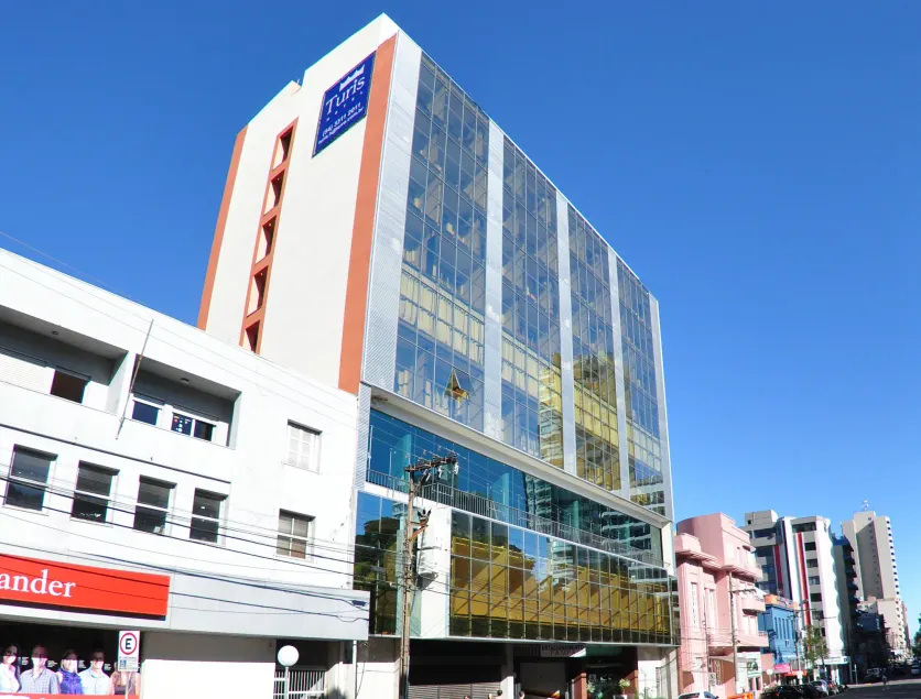 Turis Hotel - Image 1