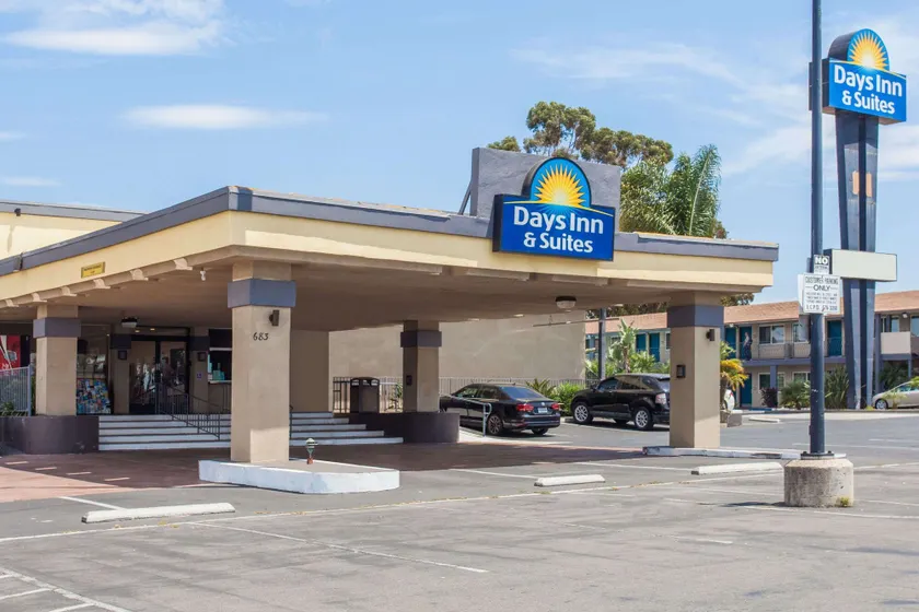 Days Inn by Wyndham San Diego-East/El Cajon - Image 1