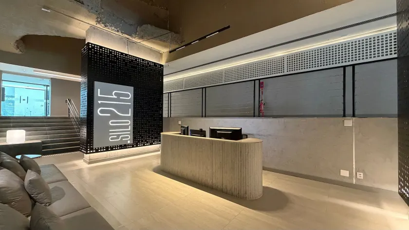 Silo 215 Moinho por YOLO - Hall