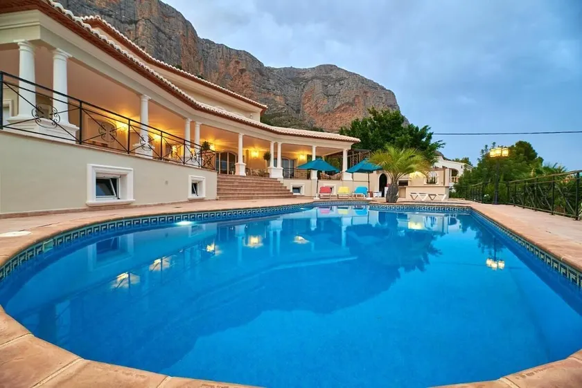 Luxury Villa With Pool and Spectacular View in Javea - Image 1