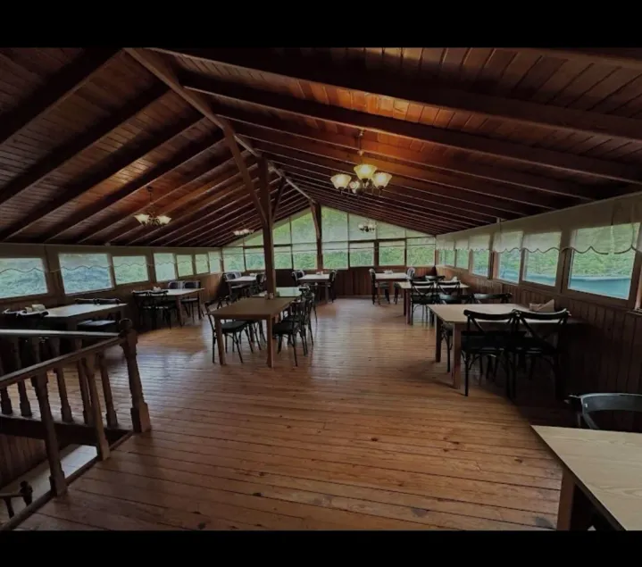 Özde Dağ Evi - Dining
