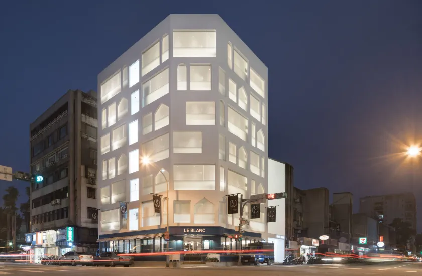 Swiio Hotel Daan - Image 1