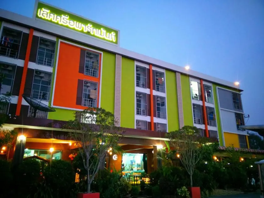 Lert Sri Hotel - Image 1