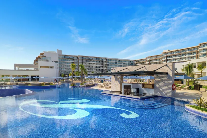 Royalton Splash Riviera Cancun - Image 1