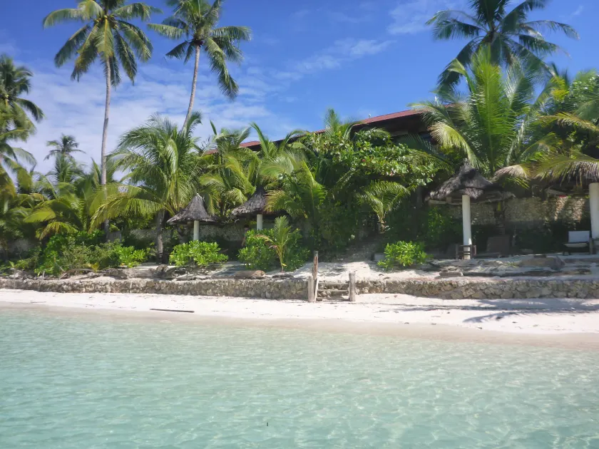 Island View Beachfront Resort - Image 1
