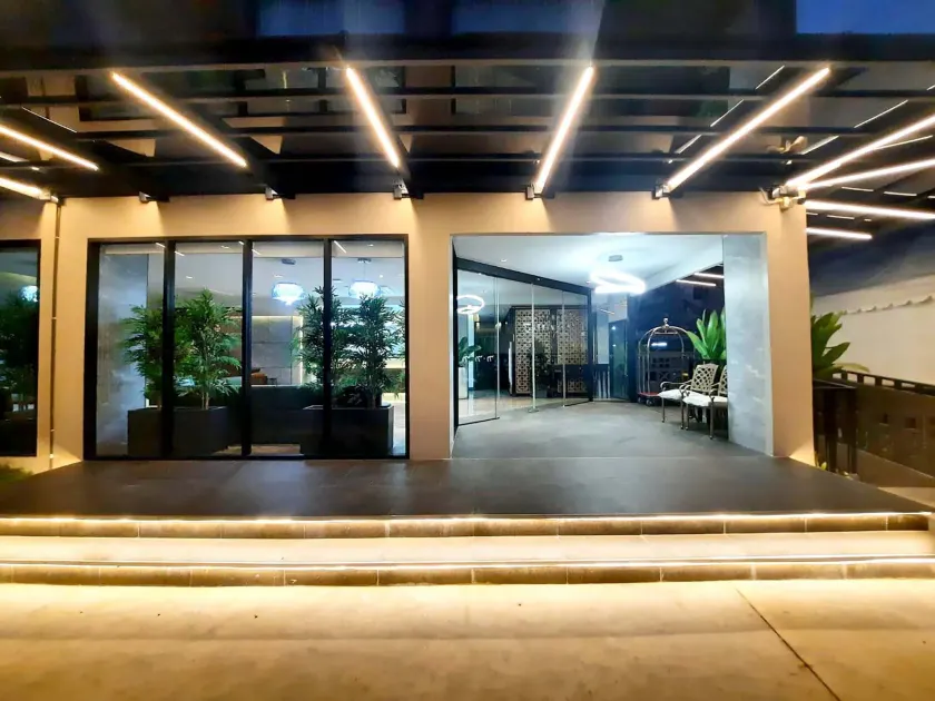 The 9 Residence Hotel - Reception