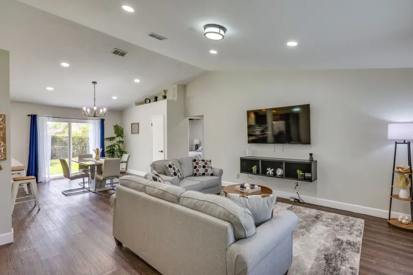 Family Getaway w/ Fenced Yard in Orange Park! - Image 1