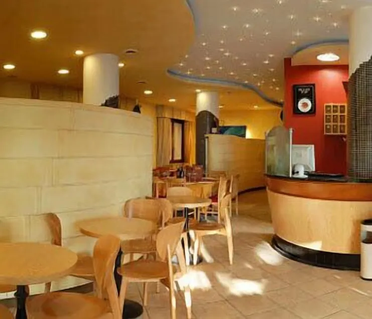 Hotel Renata - Image 1
