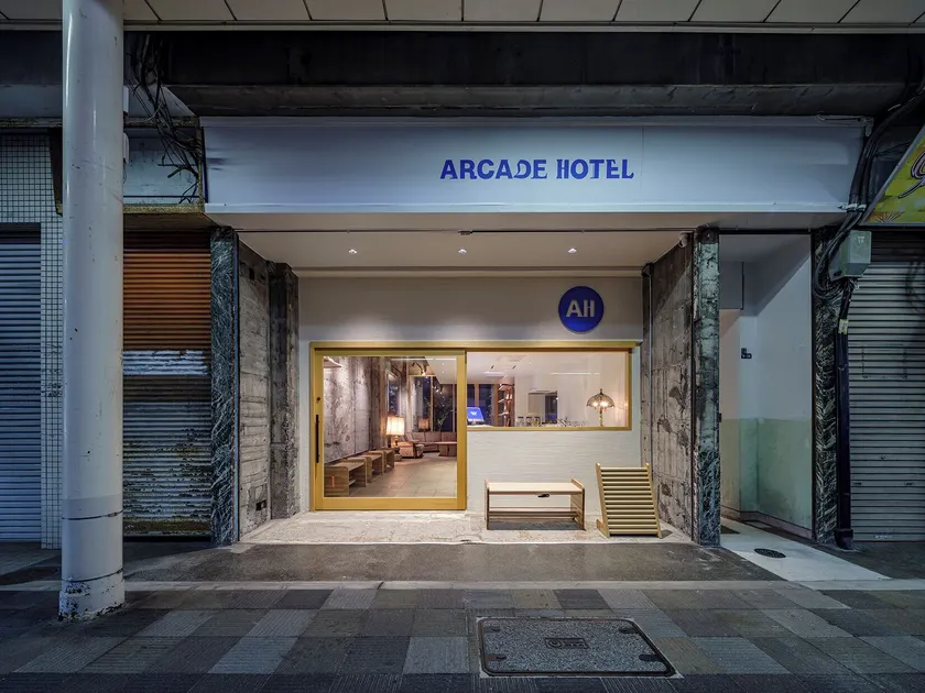 Arcade Hotel - Image 1