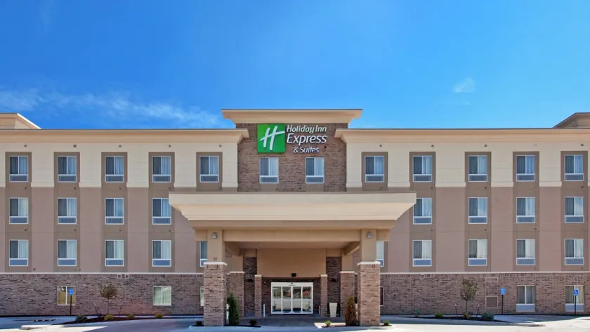 Holiday Inn Express & Suites Topeka North by IHG - Image 1
