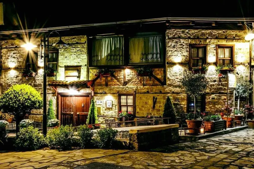 Hagiati Guesthouse - Edessa Cozy Mountain Retreat - Image 1