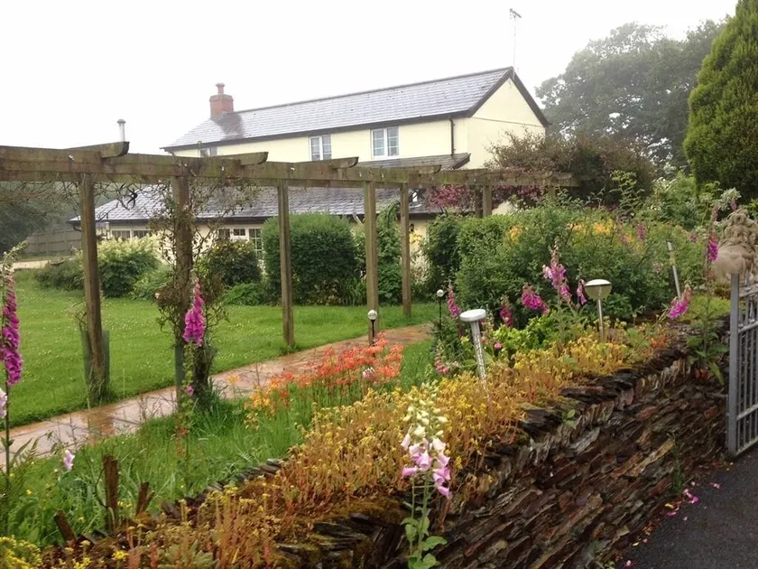 Barton Gate Farm B&B - Image 1