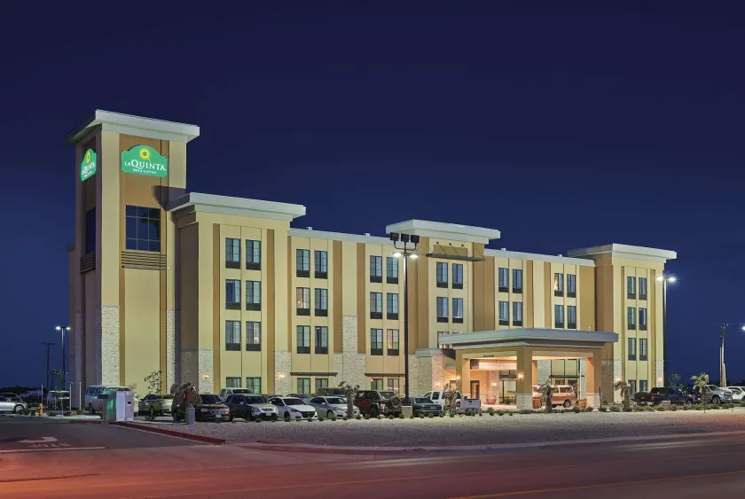 La Quinta by Wyndham Carlsbad - Image 1