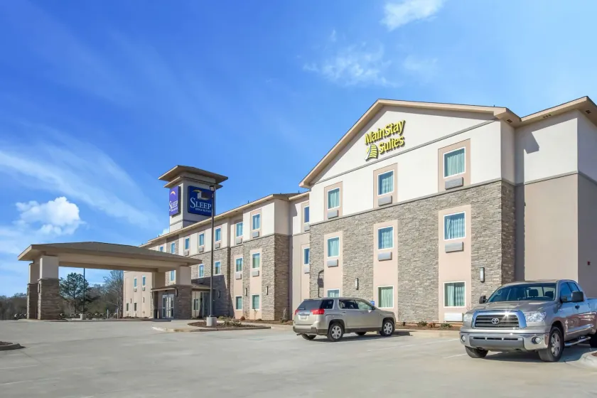 MainStay Suites Meridian - Bonita Lakes - Image 1