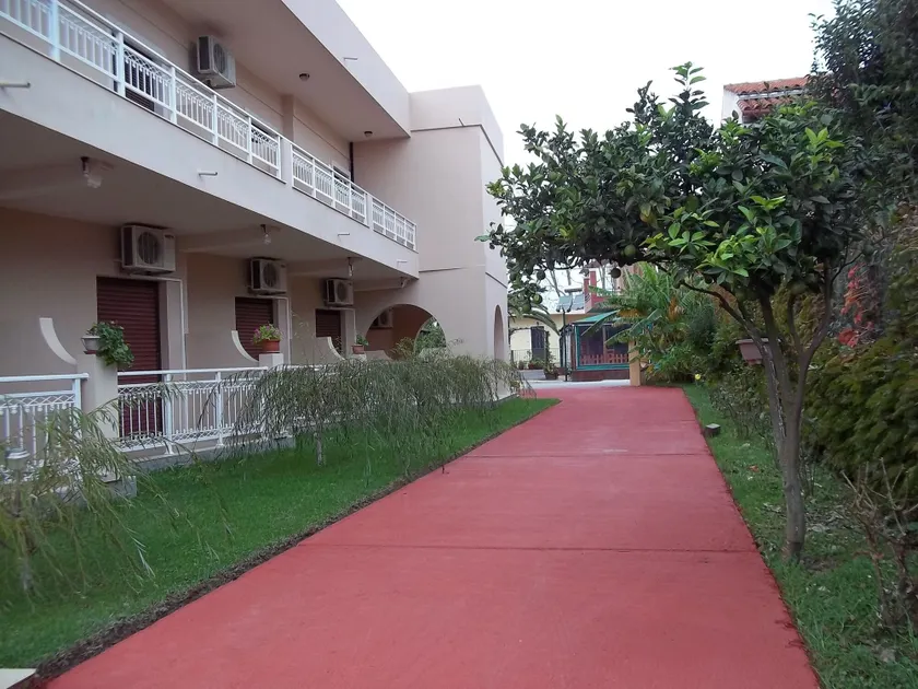 Toula's Apartments - Image 1