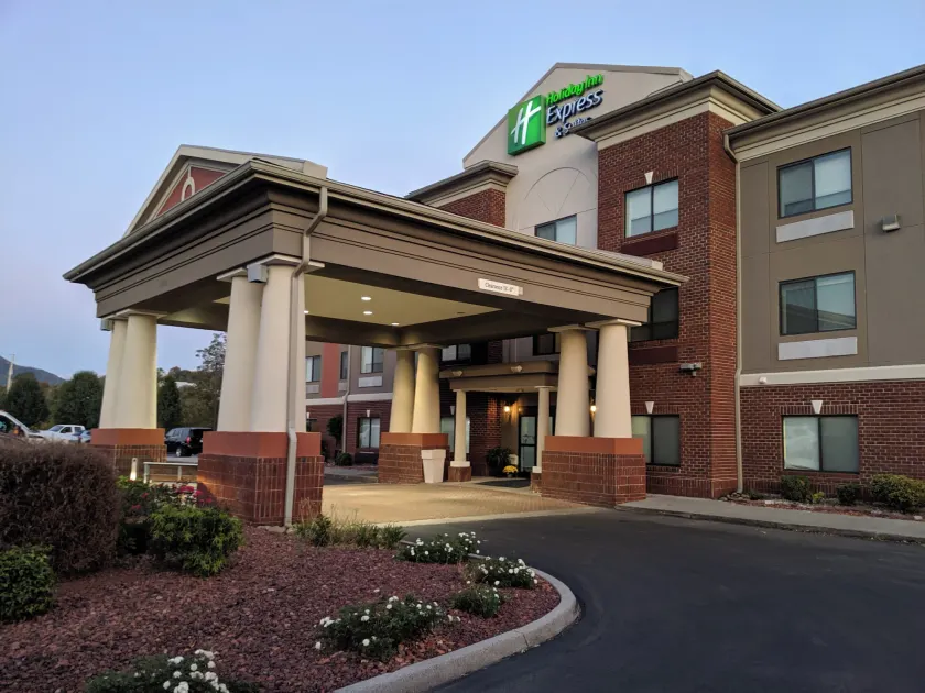 Holiday Inn Express Hotel & Suites Claypool Hill -Richlands Area by IHG - Image 1