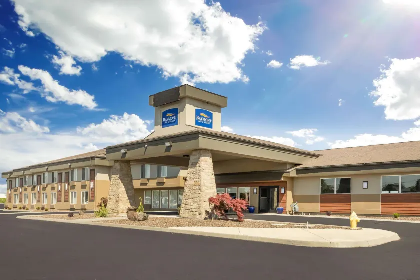Baymont by Wyndham Tri-Cities/Kennewick WA - Image 1