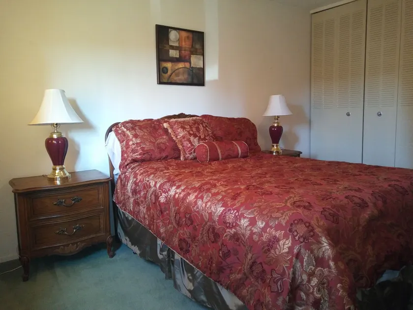 Rosedale Manor - Image 1