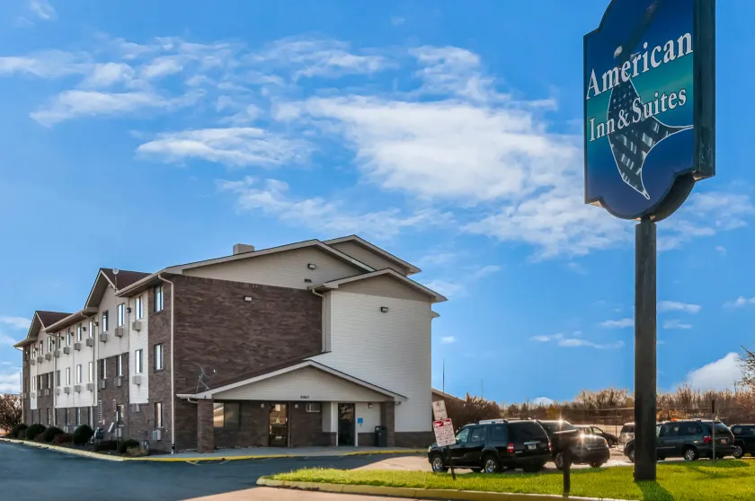 American Inn & Suites Metro Airport - Image 1