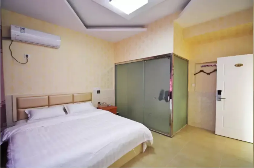 LuHuai Hotel - Image 1
