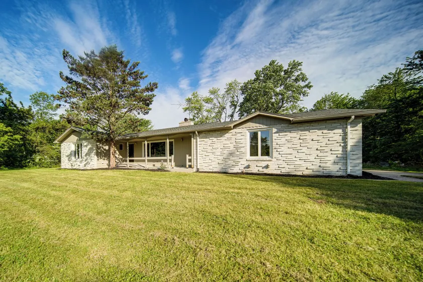 Home < 1 Mi to Lake Erie & Shades Beach Park! - Image 1