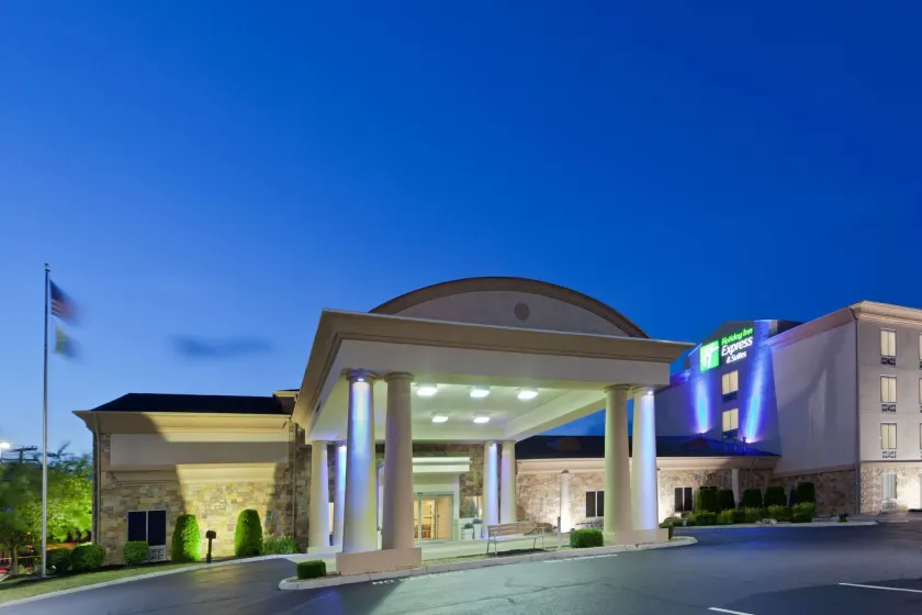 Holiday Inn Express Hotel & Suites Christiansburg by IHG - Image 1