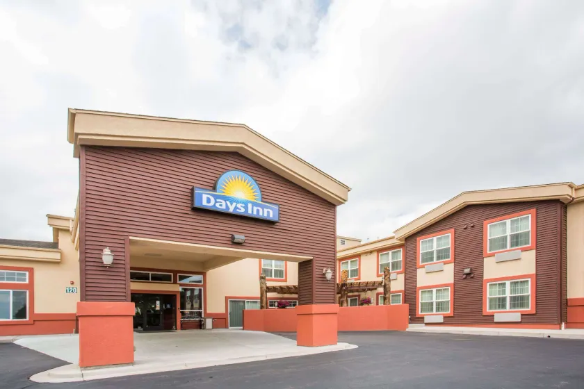 Days Inn by Wyndham Manitou Springs - Image 1