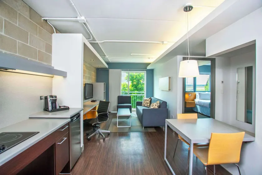 Barker Suites Southport - Image 1