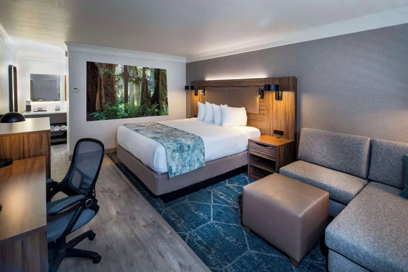 Best Western Plus Humboldt Bay Inn - Image 1