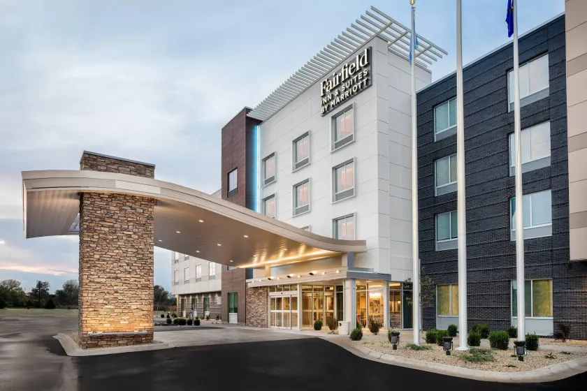 Fairfield Inn & Suites by Marriott Kenosha Pleasant Prairie - Image 1