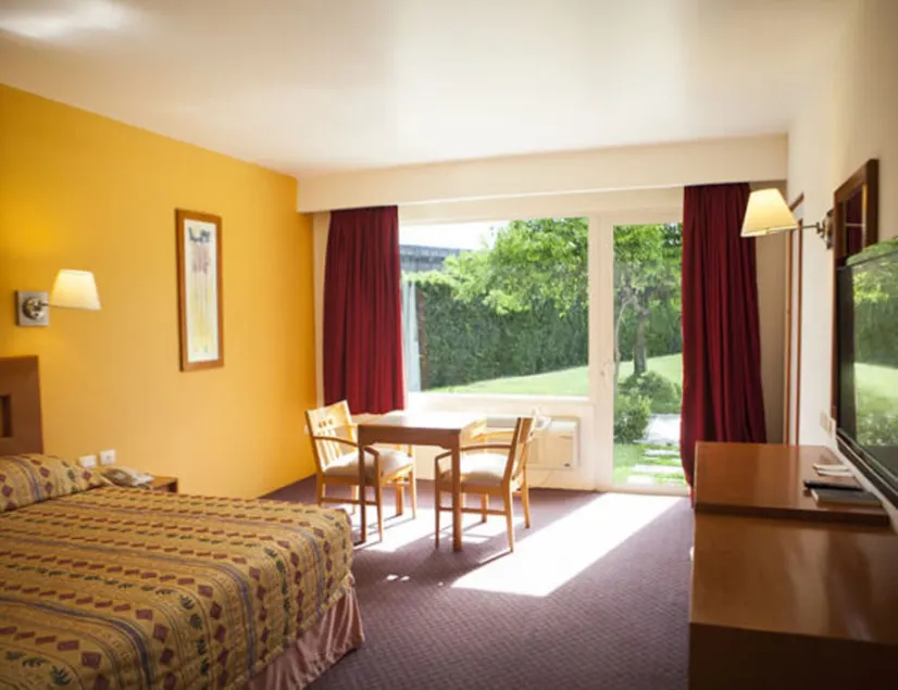 Hotel Paradise Inn - Image 1