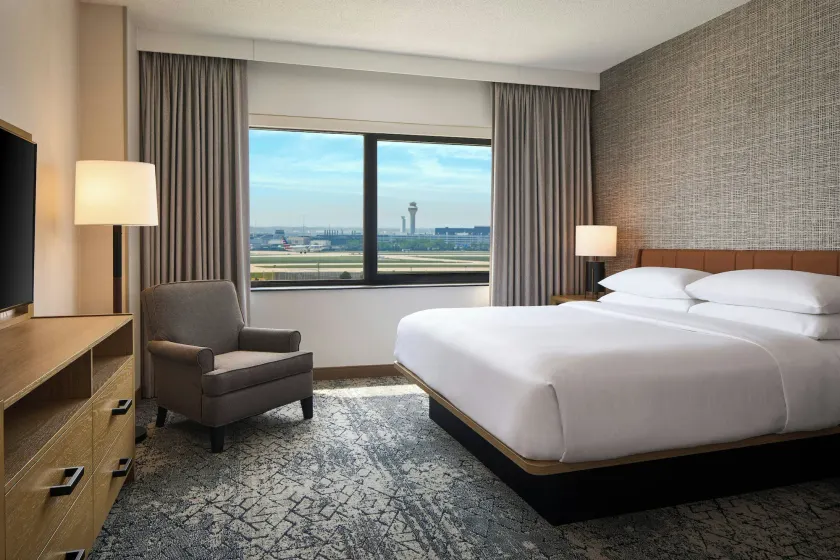Sheraton Suites Chicago O'Hare - Image 1