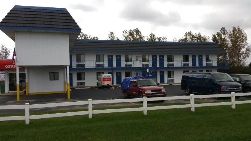 Economy Inn - Image 1