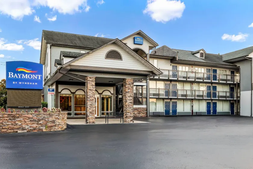 Baymont by Wyndham Sevierville Pigeon Forge - Image 1