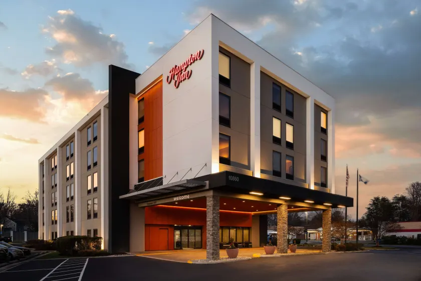 Hampton Inn Fairfax City - Image 1