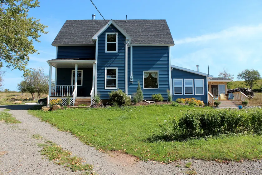 Seaweed and Sod Farm Bed & Breakfast - Image 1