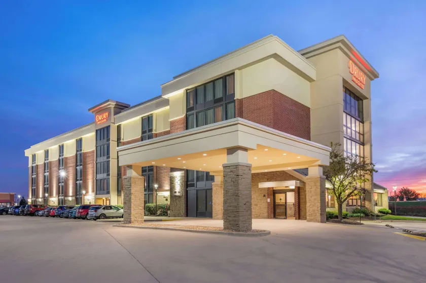 Drury Inn & Suites Champaign - Image 1
