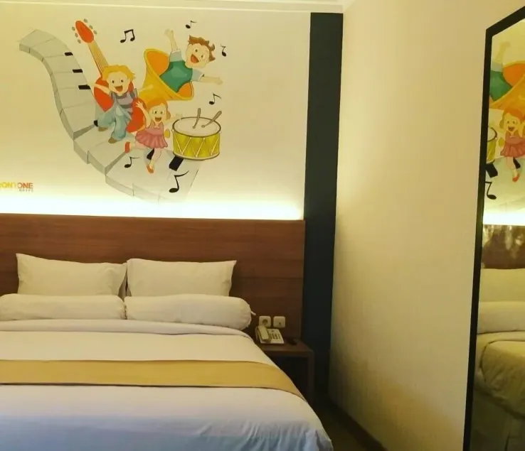 Front One Hotel Tulungagung - Image 1