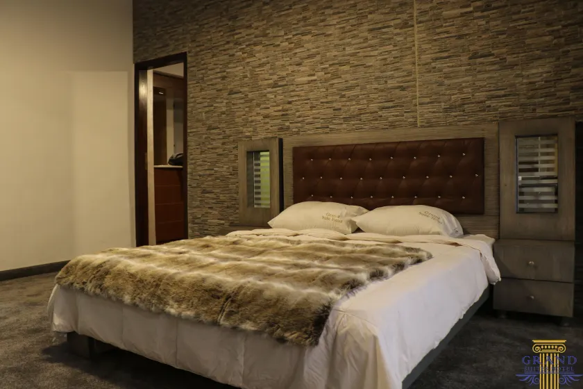 Grand Suites Hotel - Image 1