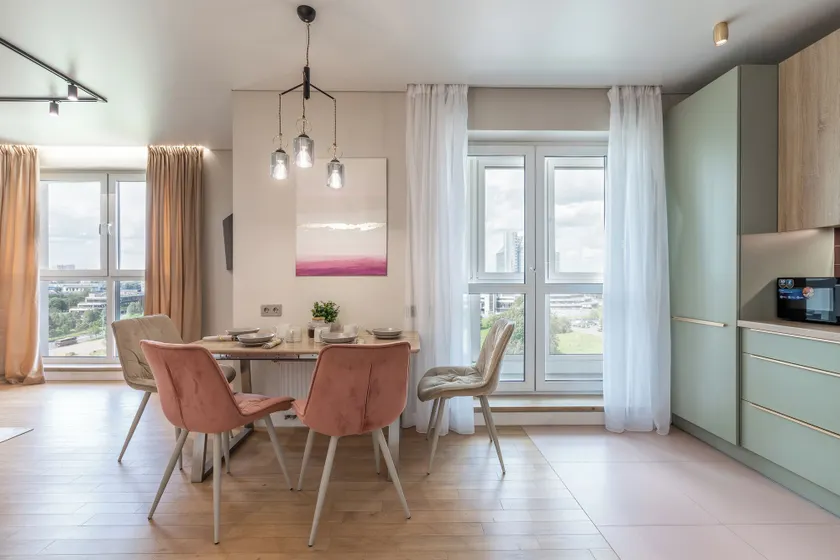 Stylish apartment with a river view - Image 1