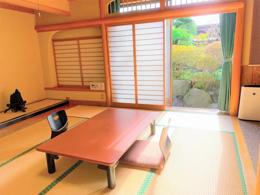 KOUBOUNOYU IKONASOU - Chambre