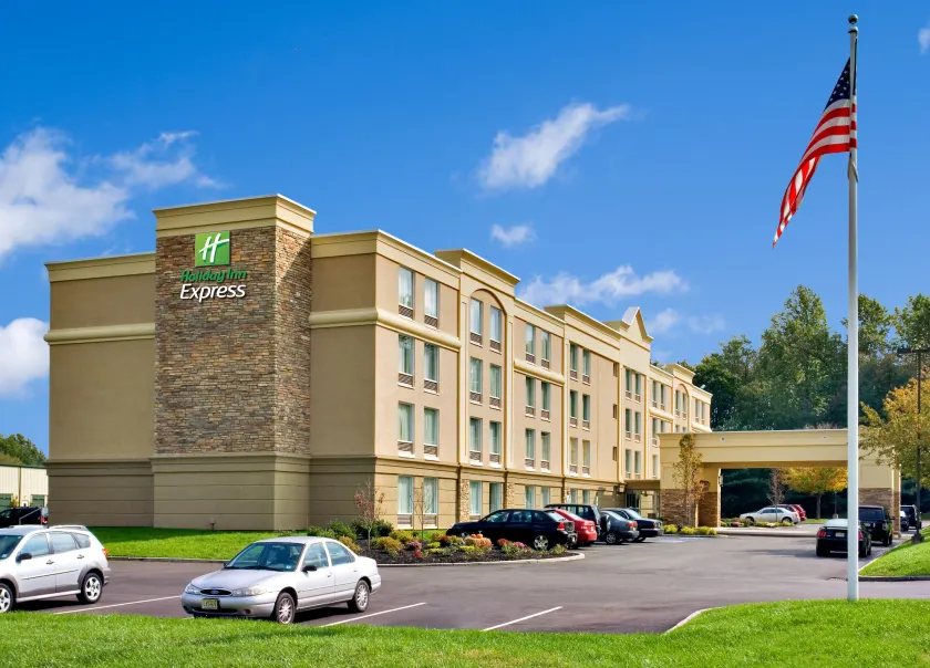 Holiday Inn Express & Suites West Long Branch - Eatontown by IHG - Image 1