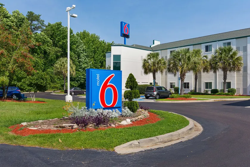 Motel 6 Columbia, SC - Fort Jackson Area - Image 1