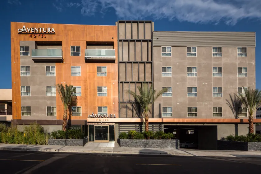 Hotel Aventura - Image 1