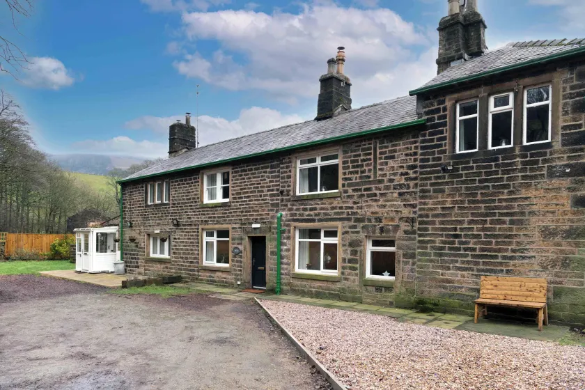 Dovestone Cottage - Image 1