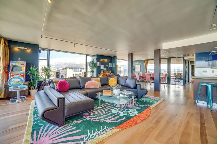 Luxe Dtwn Reno Penthouse ~ 3 Mi to Casinos! - Image 1