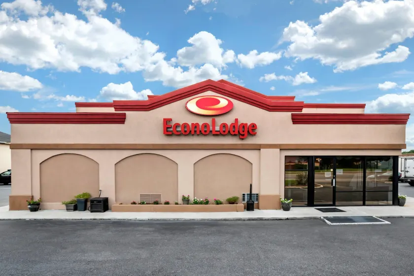 Econo Lodge Easton Route 50 - Image 1